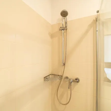 Apartamento Lovely In The Walled With Wifi E Ac Como